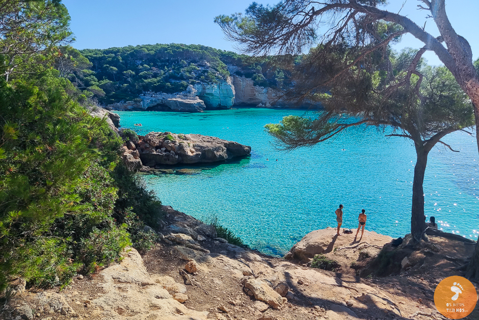 As água fabulosas da Cala Mitjaneta, em Menorca